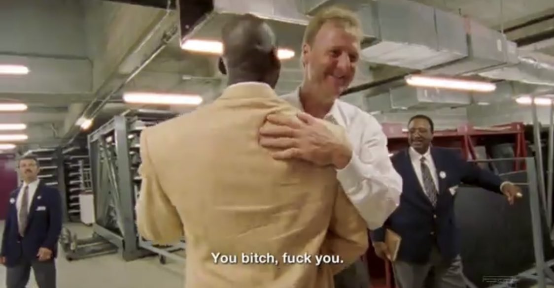 Rodgers shaking Aaron Glenn’s hand after beating the Jets: