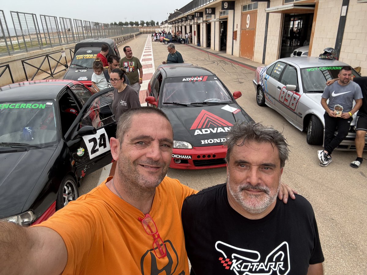 Hoy los dioses del motor han hablado, nosotros sus súbditos hemos obedecido.

P4 en la general

P2 en nuestra categoría

Que bien sienta volver a los circuitos y dejar los esports.

Siuuuuu!!!!!!