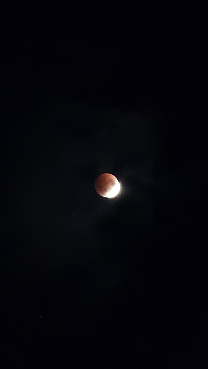 The_North_Blood's tweet image. Tonight the sky bleeds beauty.
Blood Moon🌕
#Gilgit 💫