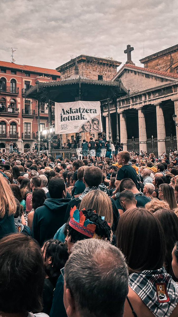 sortubermeo's tweet photo. Gora Euskal Herria Askatuta! https://t.co/eRYe1Eeu0r
