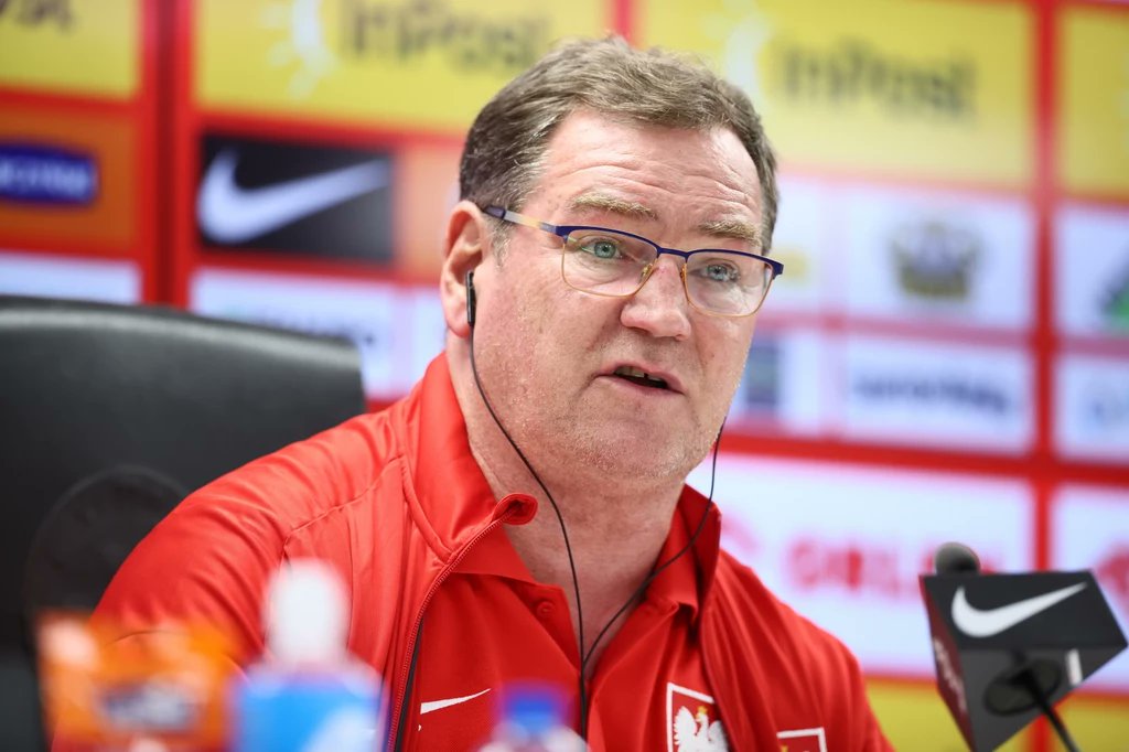 KKS_Kubix's tweet image. - Kartą czy gotówką?
- Gotówką.
#POLFIN