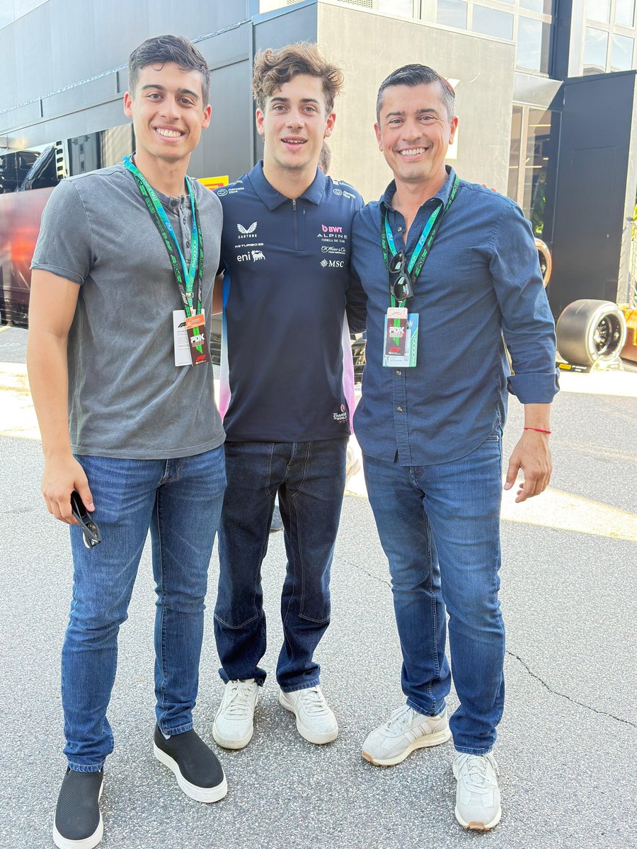 Lugar especial y compañía especial 🤩

Hermoso poder estar en el templo de la velocidad 🇮🇹 y presenciar el Gran Premio de la <a href="/F1/">Formula 1</a> bancando a <a href="/FranColapinto/">Franco Colapinto</a> 🇦🇷🙌🏼