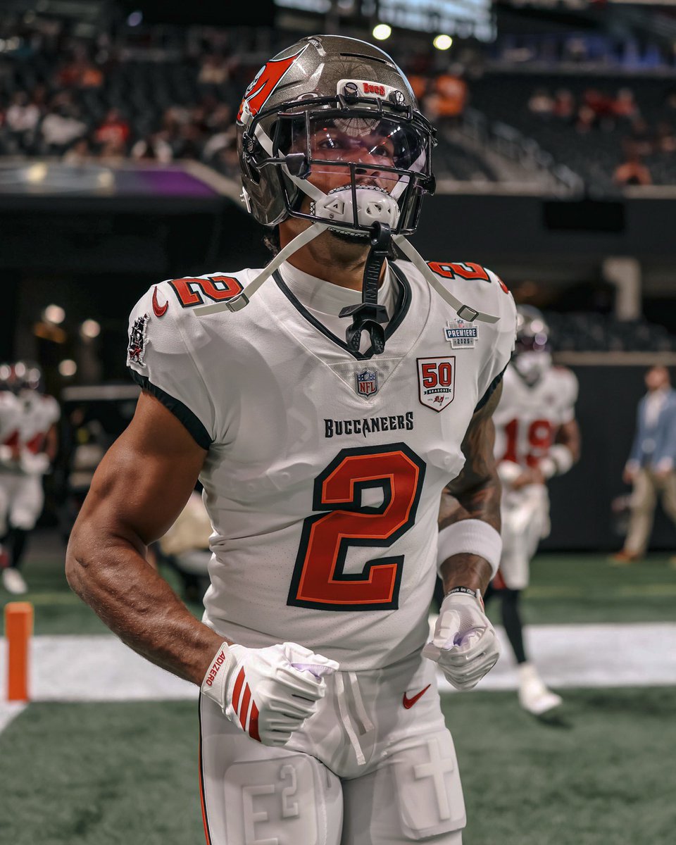 swishxvibes's tweet photo. Emeka Egbuka in his NFL debut: 
- 4 Receptions  
- 76 Yards 
- 2 TDs 
- Game winning TD 

#Zone6Product 🤫 https://t.co/JYtTEZCqKn