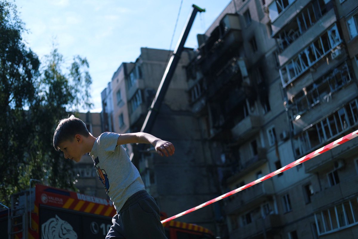 Experience Humans tweet media