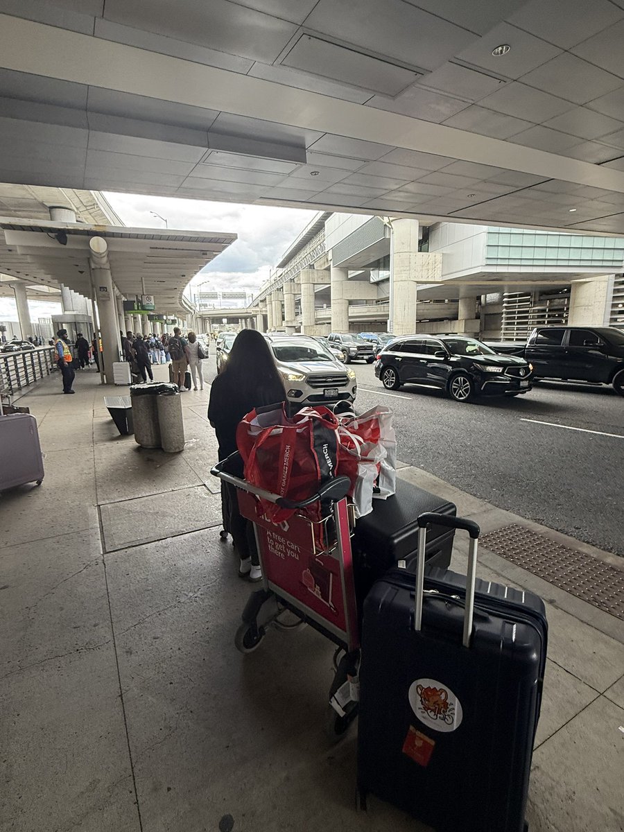 回🇨🇦了，下次应该是冬聚了