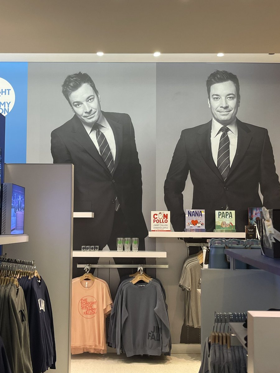 beans_beana's tweet photo. @jimmyfallon come say hi🤣 https://t.co/tDUYo901gq
