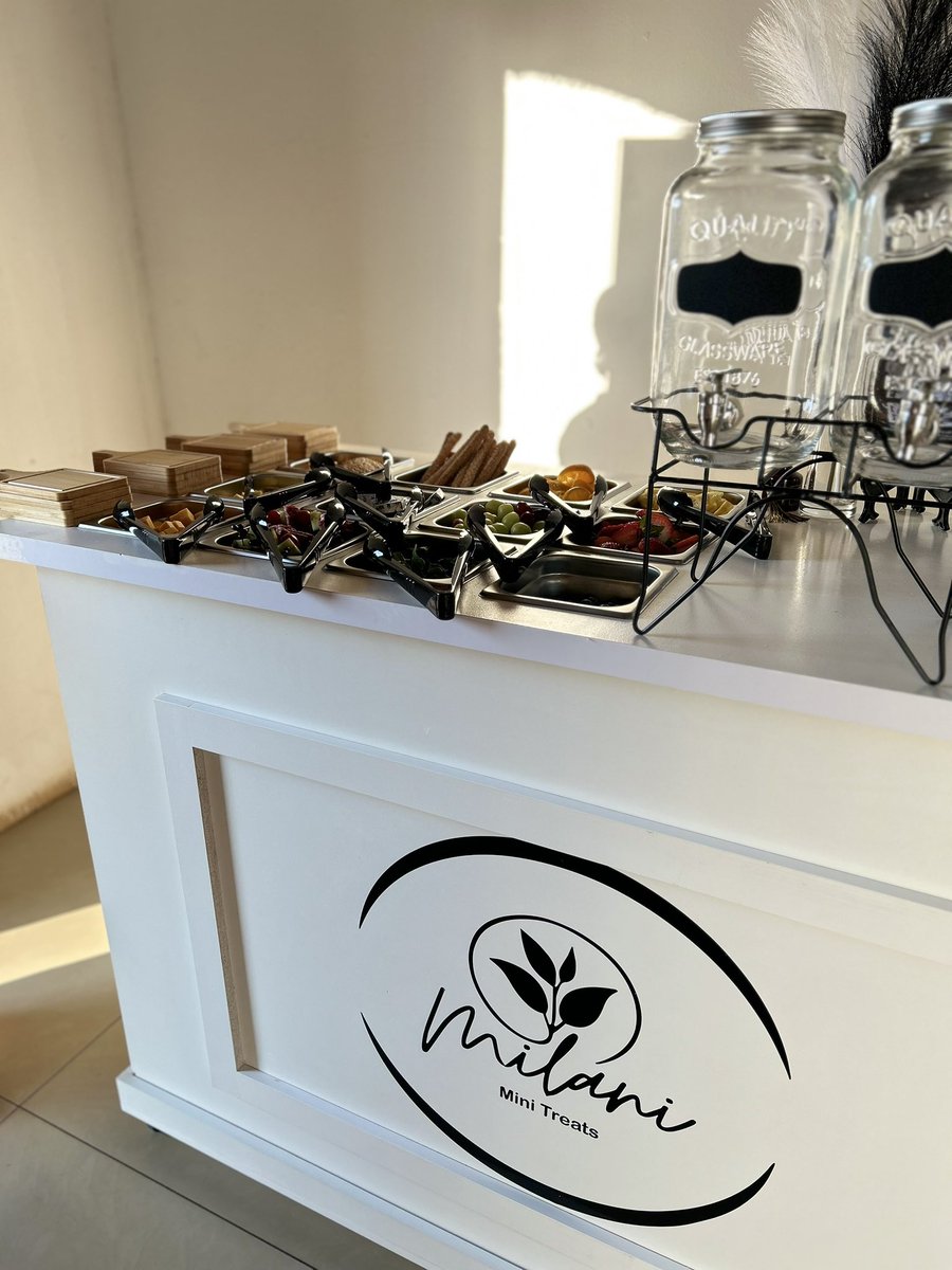 KTshepiso_'s tweet photo. Milani Mini Treats 
Mobile Charcuterie Cart 
069 916 2466
🌸🤍 https://t.co/T1c4SabL4t