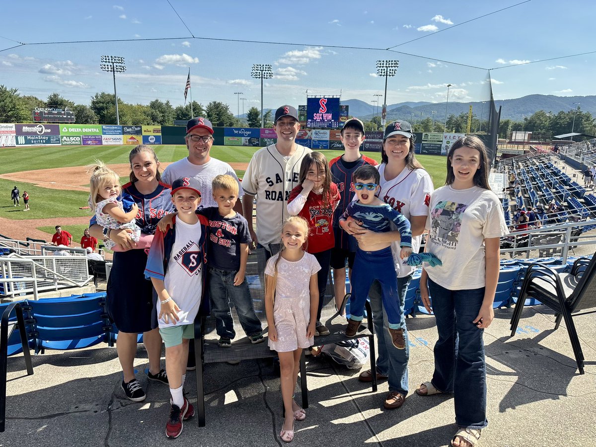 DRSuetterlein's tweet photo. Play that #DirtyWater one last time! The Salem Sox win a 3-2 nail bitter to close out a great 16 years! https://t.co/lRzG3j7EQx