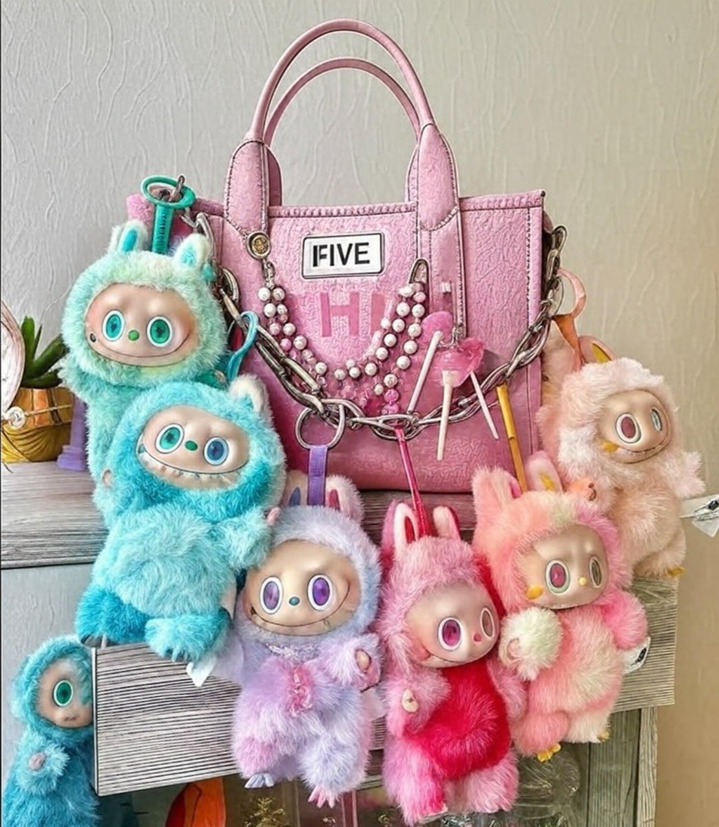 Kevinrasi8's tweet photo. "Obsessed with fun.
Haven’t you seen my bag yet? 😉"
$FIVE https://t.co/QZvtbvIsHK