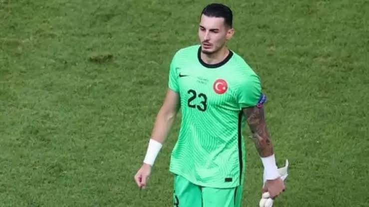 🇹🇷 A Milli takımımızın 2014'te 4-0 kaybettiği Brezilya maçından beri 3 golden fazla gol yediği tüm maçlarda kaleyi Uğurcan Çakır korudu.

2021: Hollanda 6-1 Türkiye
2023: Japonya 4-2 Türkiye
2024: Avusturya 6-1 Türkiye
2025: Türkiye 0-6 İspanya