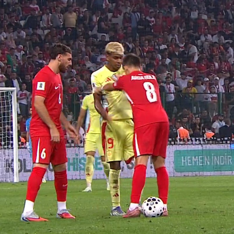 AguataFirstSon's tweet photo. Not yamal nutmeg on a frustrated Arda Guler 😅 https://t.co/VFCZ7nn418