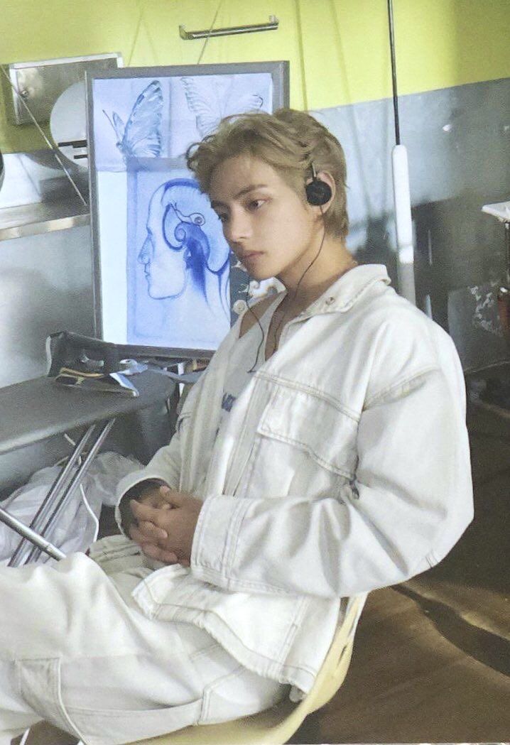 musicmapv's tweet photo. THE VOICE OF LAYOVER

Have you ever wondered why Kim Taehyung chose not to showcase the vocal virtuosity he already possesses on Layover?

From a technical and artistic standpoint, this restraint is intentional: his voice acts as a direct message, without distractions. The relationship between voice, technique, and aesthetic purpose is direct when an artist decides to create an album whose goal is to convey tranquility, pause, and comfort, and that was exactly what Kim Taehyung shared regarding his artistic intention on Layover: to create an atmosphere of “sonic rest”: the voice doesn't agitate, doesn't tense, but lulls.

1. Taehyung's voice as a space of refuge

⋆ His voice becomes a sonic shelter: more important than surprising is welcoming.
⋆ He favors mid and low tones, warmer regions, which convey closeness and welcome.
⋆ Each phrase sounds like a whispered conversation, not a vocal demonstration.

2. Technique at the service of simplicity

The technique supports interpretative freedom, allowing him to explore silences, tensions, and resolutions without losing control.

This stylistic choice seems like an invisible yet rigorous technique. To sound “simple and light,” Taehyung relies on precise technical choices:

⋆Refined breath control and support, to sustain long notes in pianissimo without losing pitch or stability.
⋆Impeccable tuning in the mid and low ranges (where the vocal line is most exposed).
⋆Natural phrasing, to give a sense of fluidity, without effort or stiffness.
⋆Elastic phrasing, entering slightly behind the beat laid-back, conveying relaxation to the listener.
⋆Smooth articulation, which avoids harsh attacks and maintains the velvety sound.

This technical rigor allows simplicity to seem natural, as if it were a spontaneous flow — when, in fact, it is carefully controlled.

3. The Aesthetic of Containment

In music that seeks to offer rest and tranquility, what matters is space:

⋆Silence becomes part of the music;
⋆Sustained notes, instead of melodic runs, create a sense of dilated time;
⋆Bass and midrange reinforce the warmth and sense of repose.

“This aesthetic of containment is deeply connected to intimate jazz, minimalist soul, and contemplative R&B.”

4. The Aesthetic of Containment in Each Track

🎙️Rainy Days: The audible breathing and the almost spoken voice create a sense of domestic calm, as if the listener were in a moment of peace.
🎙️Blue: The choice of bass lines, almost without variation, reinforces the melancholic weight, but without exaggeration—it is pain transformed into contemplation.
🎙️Love Me Again: Even when pleading, he maintains his softness; the small ornaments are subtle, functioning as emotional sighs.
🎙️Slow Dancing: The relaxed delivery, with loose phrasing, is the perfect translation of the title: the voice "dances slowly" over the chords.
🎙️For Us: Maximum restraint; here, the silence between phrases is as important as the melody itself.

5. The emotional impact on the listener

⋆The album functions as a mental break because the voice requires no effort to decode. It is a sensory and emotional experience;
 
⋆It is auditory comfort because the low, smooth vocal palette creates a warm atmosphere;

⋆It is a way of bringing fleeting tranquility: During the listening, time seems to slow down, as if it were possible to suspend the rush of life.

The listener doesn't need to decode layers of virtuosity; they can simply surrender to the sound, like someone who finds comfort in a hug or a sunset. This is exactly what many seek amid the fast pace of contemporary life.

LAYOVER is a welcoming space, an instrument of intimacy and rest. Technique doesn't disappear, but rather hides to sustain simplicity. This balance is what allows an album to convey calm, contemplation, and comfort honestly and effectively. A sonic refuge, an emotional respite, a brief but profound pause, where emotion and simplicity become synonymous with beauty.

LEGENDARY TALENT V
#2YearsWithLayoVer