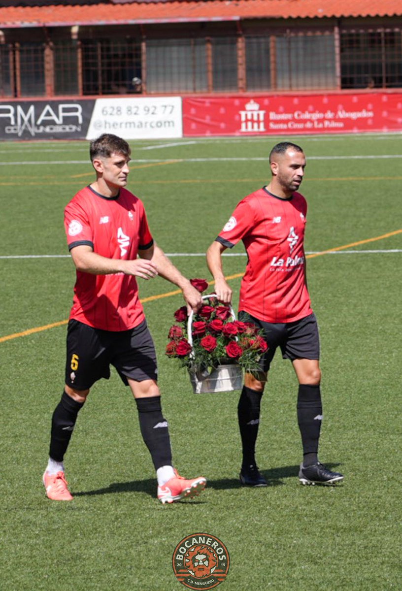 Canta fuerte, Alberto
Anima con nosotros a tu Mensajero
Dirige a los Bocaneros
¡Que te escuchen desde el cielo! 

------

Emotivo el día de hoy... ¡Muchas gracias, <a href="/CDMensajero/">C.D. Mensajero</a> ! ¡Muchas gracias a toda la afición rojinegra!

Alberto de Paz Felipe, siempre bocanero