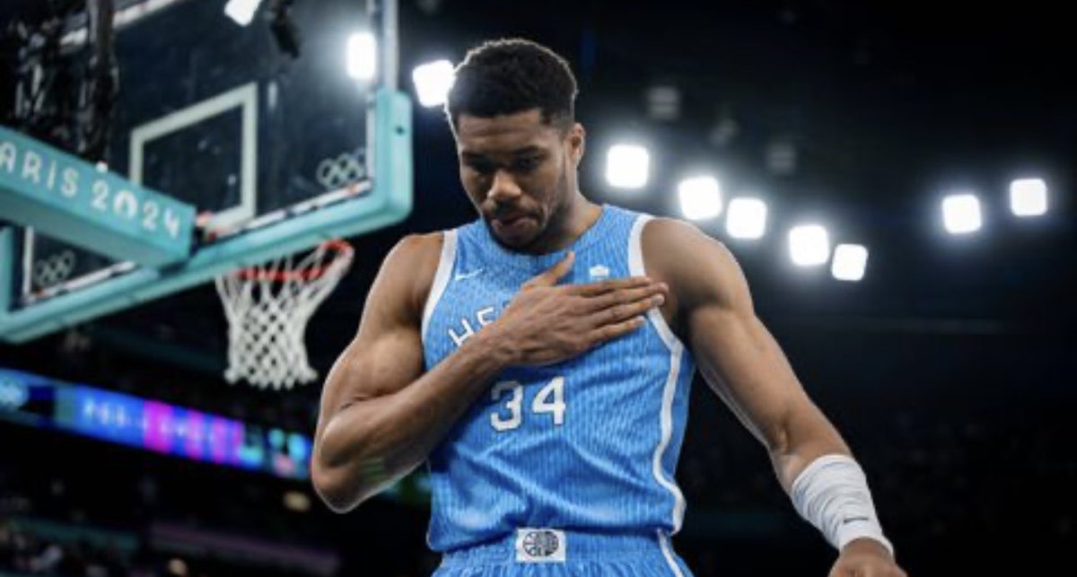 Αυτός ο παγκοσμίου μεγέθους τιτάνας παίζει με την φανέλα της εθνικής Ελλάδας. Γιάνναρε, είναι τιμή μας!  #GREISR