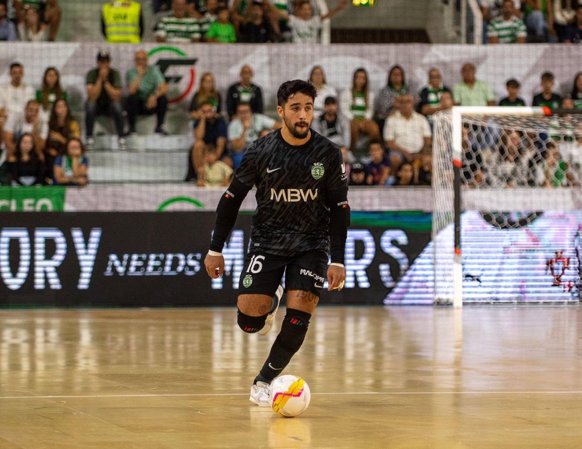 Bernardo Paçó: "Estou na equipa sénior há 6 anos e há 5 anos que ouço que o Sporting está em fim de ciclo, que é o fim da era Nuno Dias... mas continuamos sempre a ganhar."

"Só peço que respeitem um bocadinho os jogadores, a insitituição e a história do Sporting."