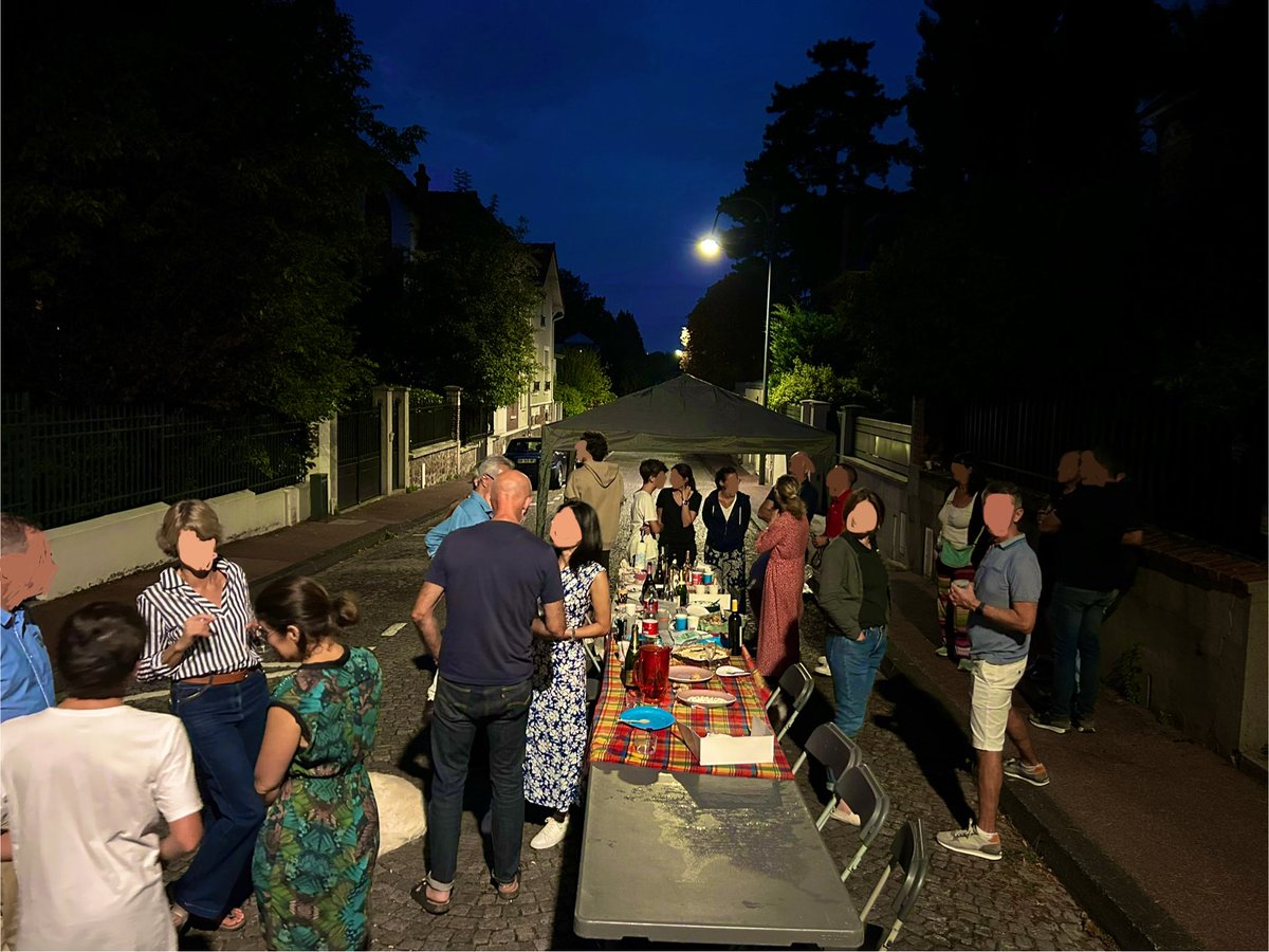 Week-end de rentrée au service , à la rencontre et à l’écoute des Scéens, conclu par un dîner de rue à #Sceaux 🍽️

Convivialité, riches échanges sur les enjeux locaux &amp; nationaux et un bel esprit de rue ✨.

Merci aux organisateurs et à tous les participants  !