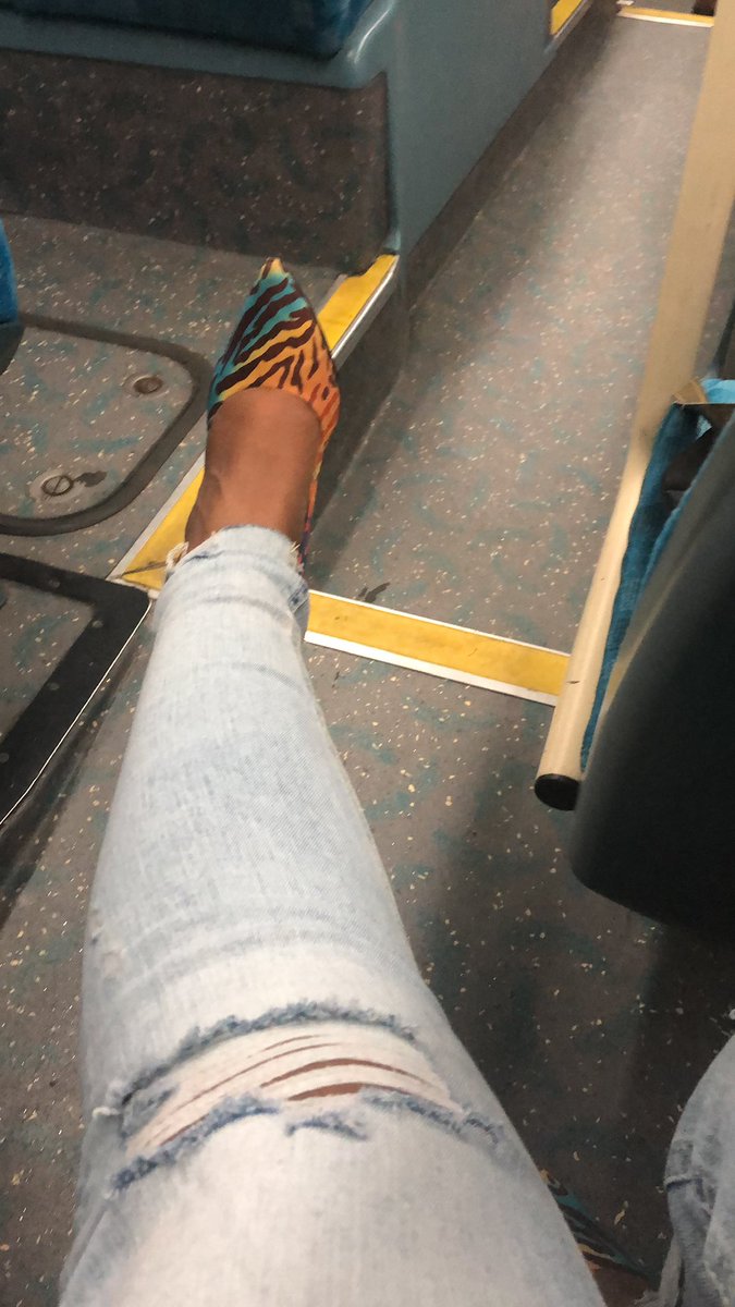 SirenSophya's tweet photo. Worship at my alter! My feet deserve cash heels and adoration and more cash! #feet #feetworshi̇p #feetfetish #spoilme #servewithcash #paidprincess https://t.co/l7uKsQvavS