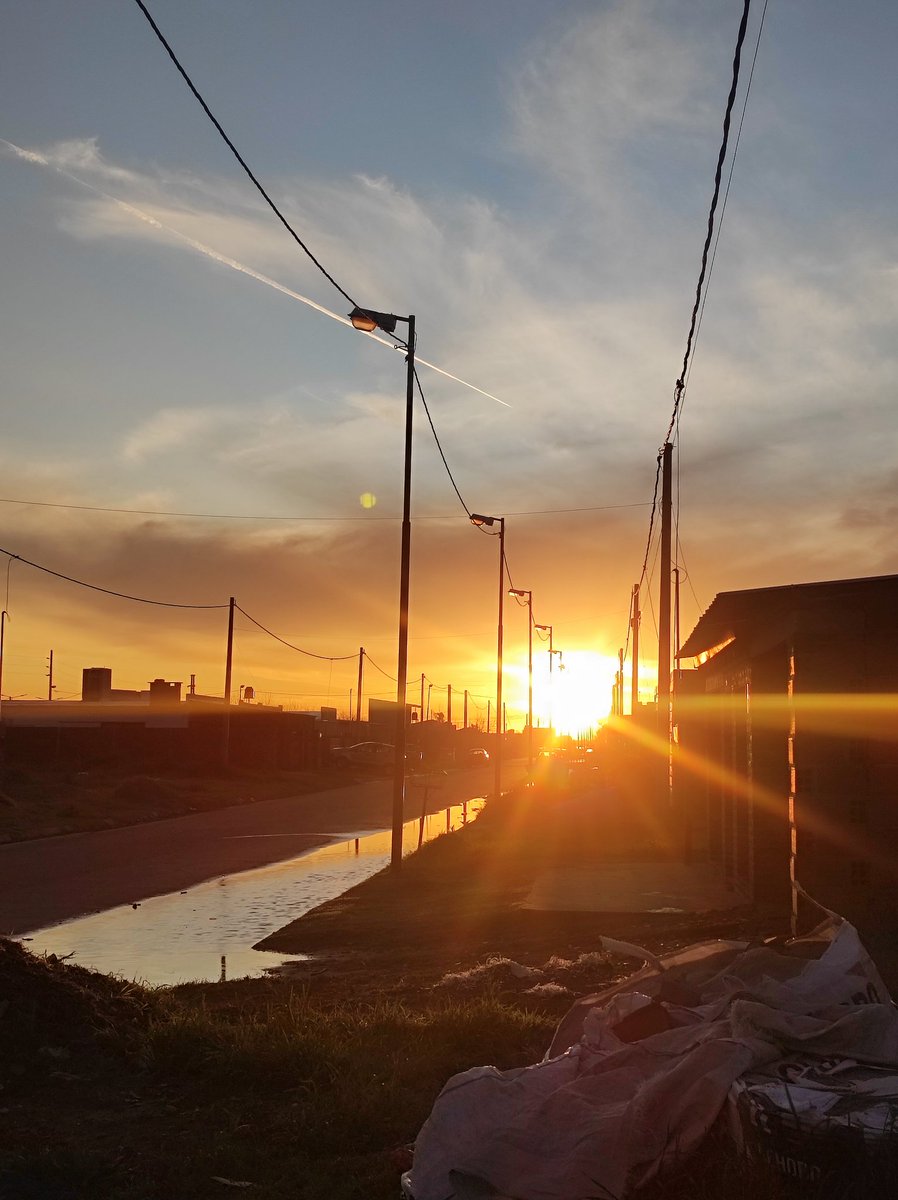 AyrtoonColo's tweet photo. El atardecer que quiero ver toda mi vida 🙌 https://t.co/ZFNxDMtL1L