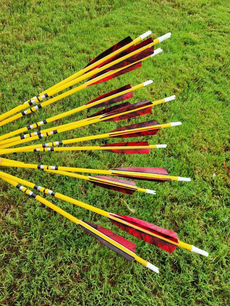 HorrorFXDesigns's tweet photo. Fletching and nocks finished on the NHA2 ghost Jason arrows for @wompstompfilms https://t.co/FSkdsVEVUz