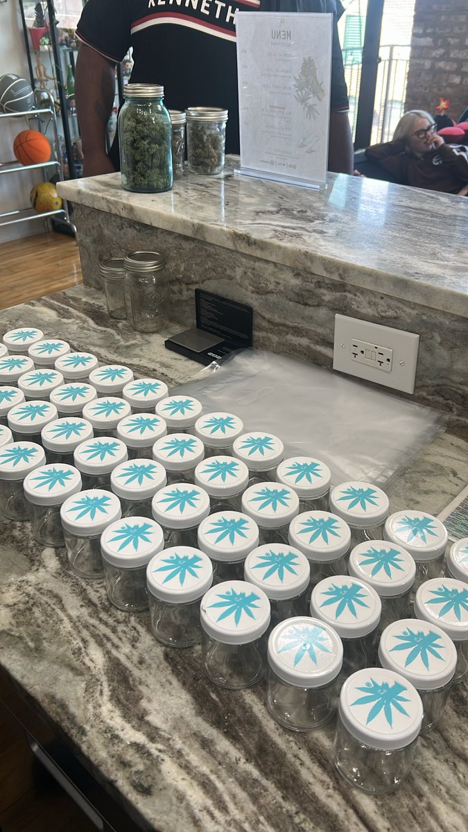 jordanfcastillo's tweet photo. we brought the spot to the spot for a lil soft launch. quality flower &amp; good people all we need. #family #projects https://t.co/7MZSvXuImI