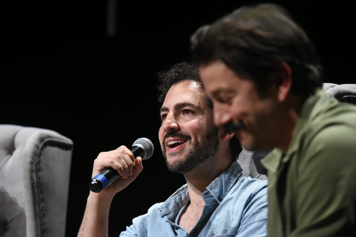 FotoReporMx's tweet photo. Diego Luna y Diego del Río en conversación con Javier Lafuente en el Teatro de la Ciudad de Querétaro durante el Hay Festival 2025. #HayFestival2025 #Hayqueretaro25 @diegoluna_ @lafuentejavi @hayfestival_esp Fotos: Alejandro Meléndez @alexmelon https://t.co/UzKGK9oUCE