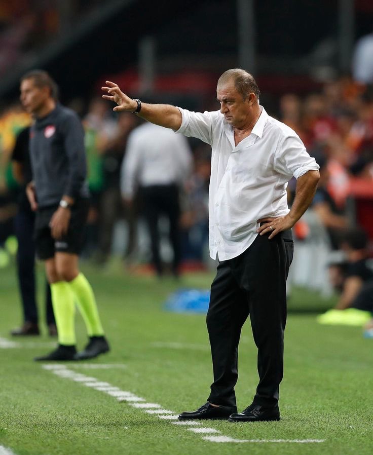 O 6 golü yemeye kimsenin götü yemezdi.
Napardı ne ederdi o maçı kazanırdı.

Tek Çare Fatih TERİM.
<a href="/TFF_Org/">TFF</a>