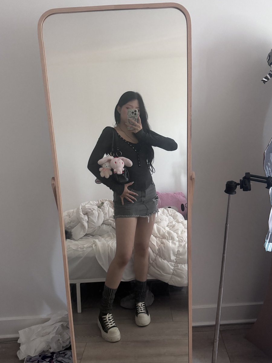 LATINA SUNDAY WAKE UP