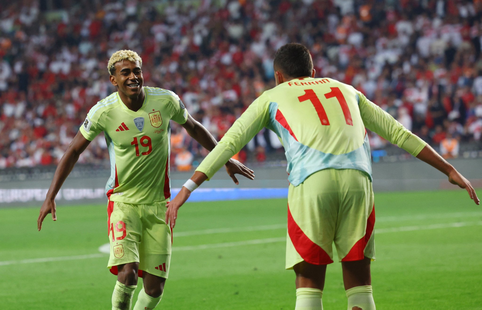 Sport Plus on X: "التصفيات الأوروبية المؤهلة إلى كأس العالم إسبانيا تفوز على تركيا 6 - 0 ألمانيا تفوز على آيرلندا الشمالية 3 - 1 https://t.co/VUaijMOjqD" / X