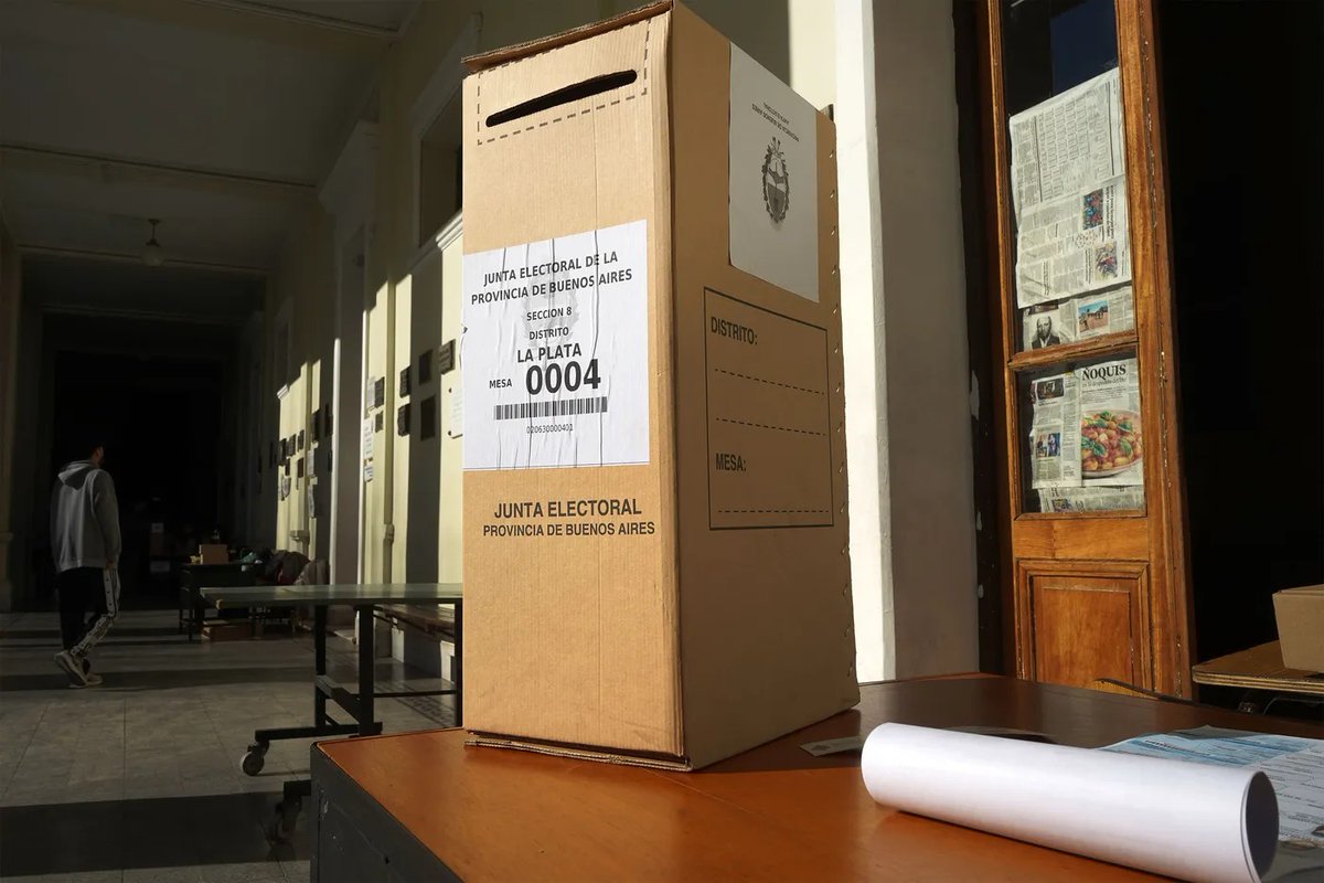 📩ELECCIONES LEGISLATIVAS BONAERENSES 2025

Por primera vez en la historia, la provincia de Buenos Aires votó sus legisladores en una fecha separada del calendario nacional

La jornada se desarrolló en medio de un clima político y económico agitado 👇