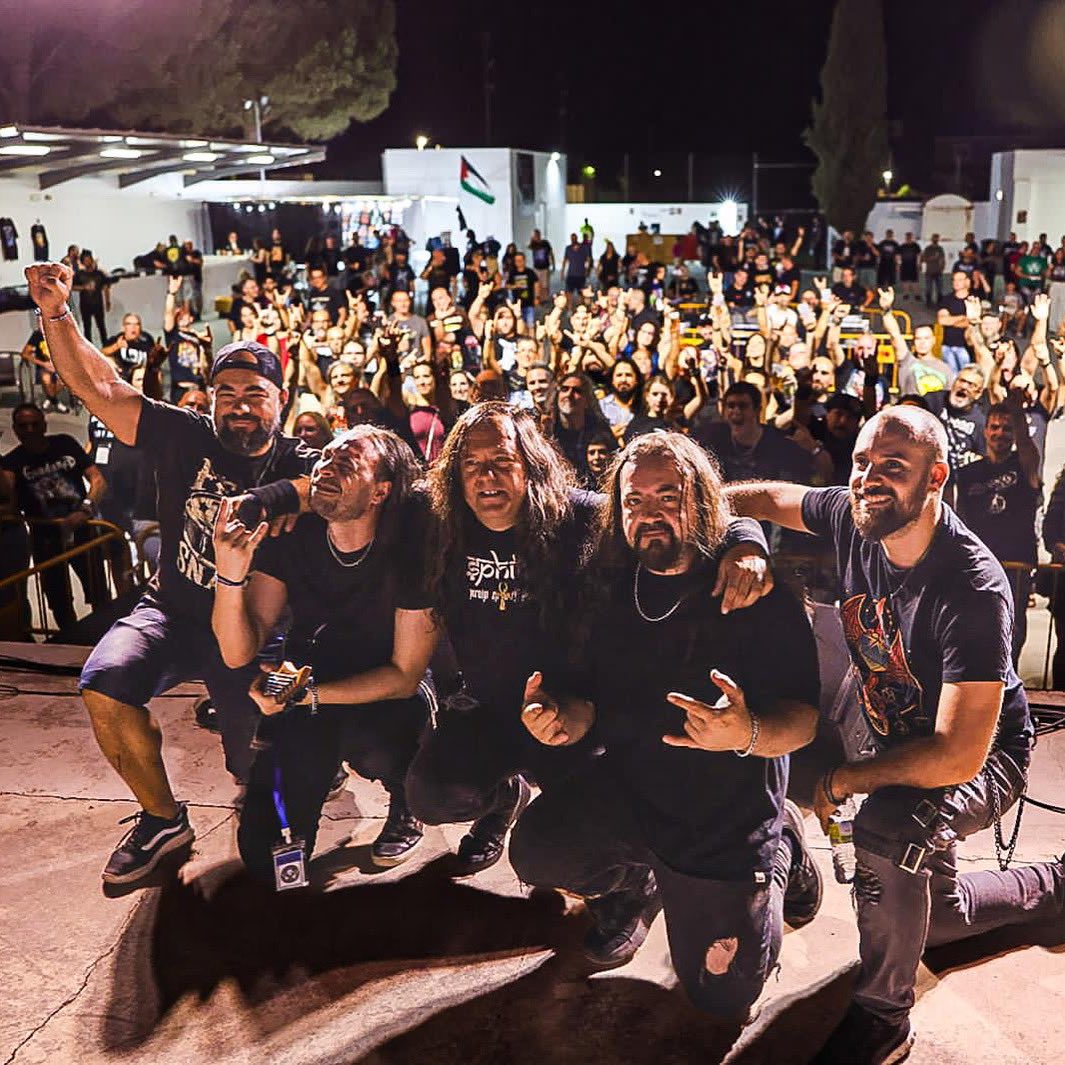 En el Festival de Rock la Púa lo pasamos en GRANDE con toda la gente que estaba ayer allí. 
Muchísimas gracias  a todos, organización, resto de bandas y público.

Nos vemos el 3 de octubre en la sala Buda de Benavente, y el 4 en la Urban de Vitoria. Entradas ya a la venta!