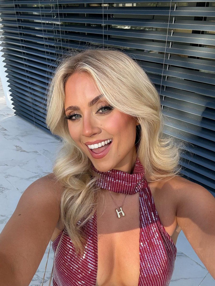 Mia Koch tweet media