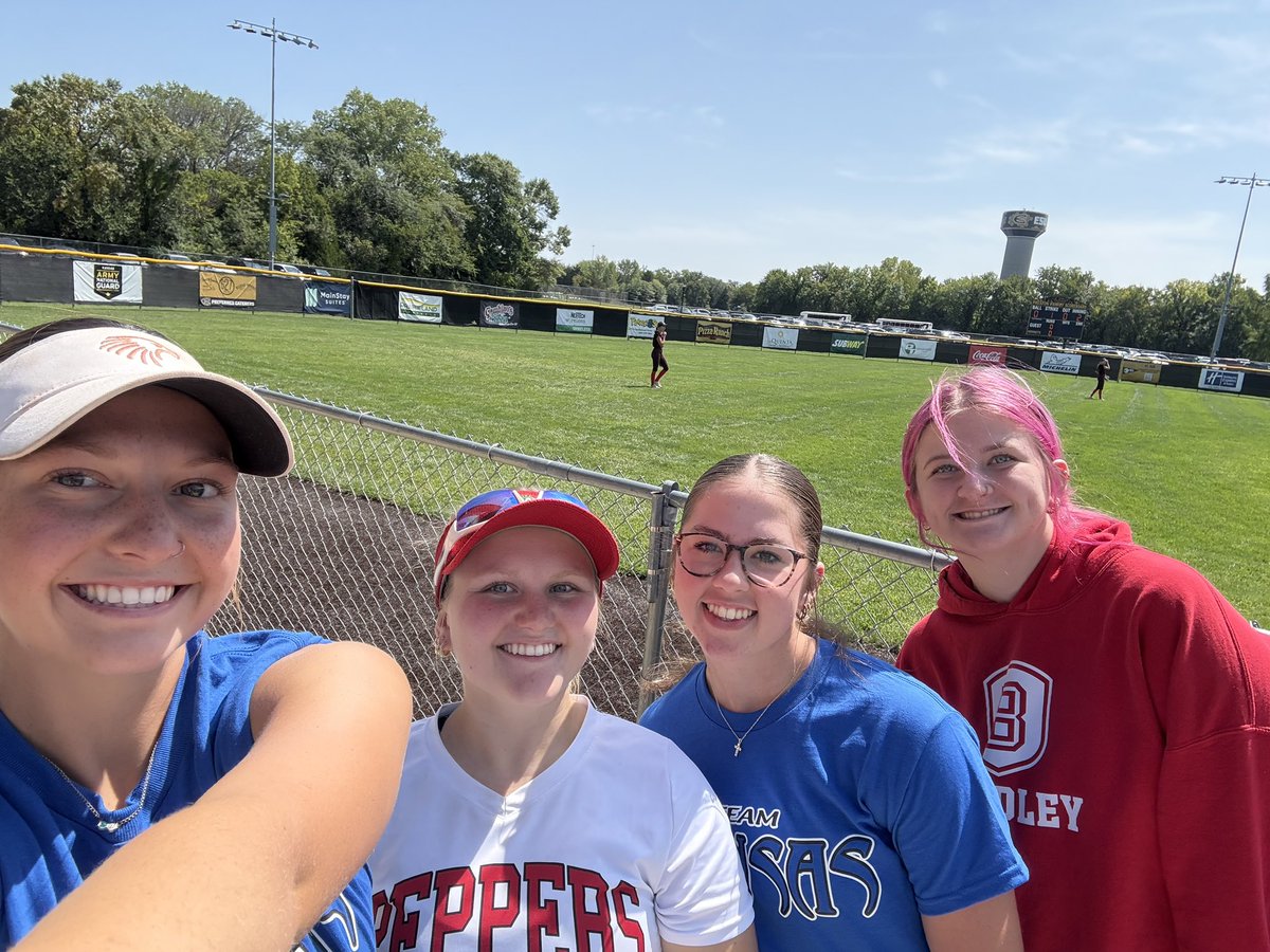 Olathe East Softball tweet media