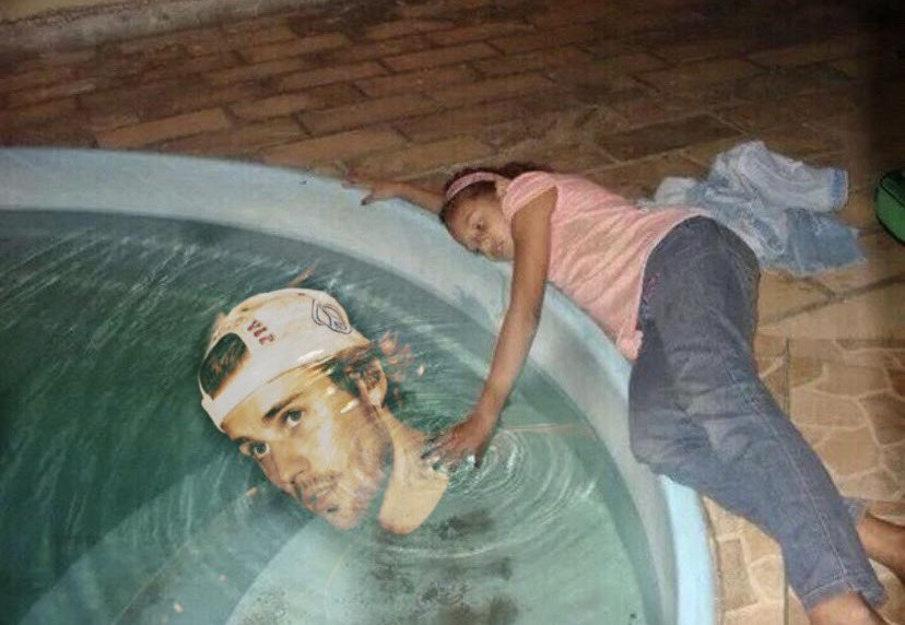 sorte de quem é belieber em 2025, justin ativo, baby jack com 1 aninho, hailey na sephora e 2 álbuns surpresa sem ter q esperar lançamento. realmente EVERYTHING HALLELUJAH