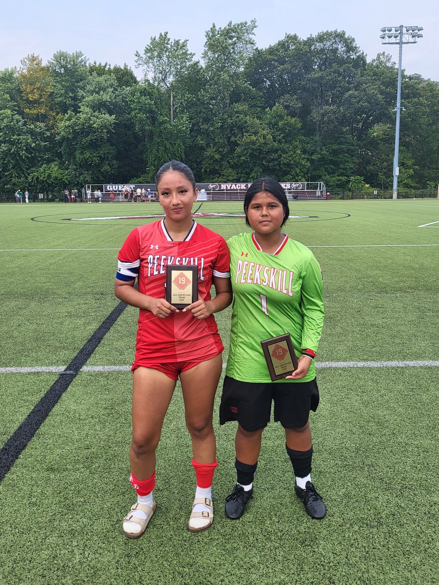 Coach_DiCuio's tweet photo. From Saturday:
Tough loss to Hastings, 5-0. Victoria Jovel had 9 saves. Victoria &amp; Valeria Otavalo selected All Showcase players. Natalie Foster, our warrior, gets the Gold Cleats! Back on the field Tuesday
@DirectRays @KDJmedia1 @lohudsports @PeekskillDevils @ph_jeffmerchan https://t.co/Jgs4xENYxS