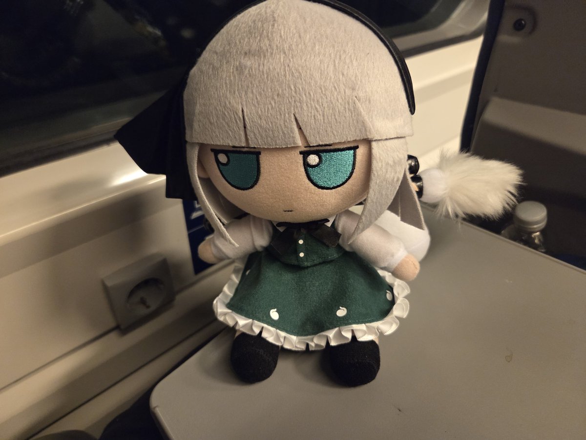 Tfpivman's tweet image. Finally on way home from Tracon due to the delayd train, thanks VR(Finnish Railway service).

But the weekend itself was really fun. Saw lot of friends which is always fun bu highlight was the Tracon evening party where they had IOSYS performing. 

#Touhou  #東Project  #fumo