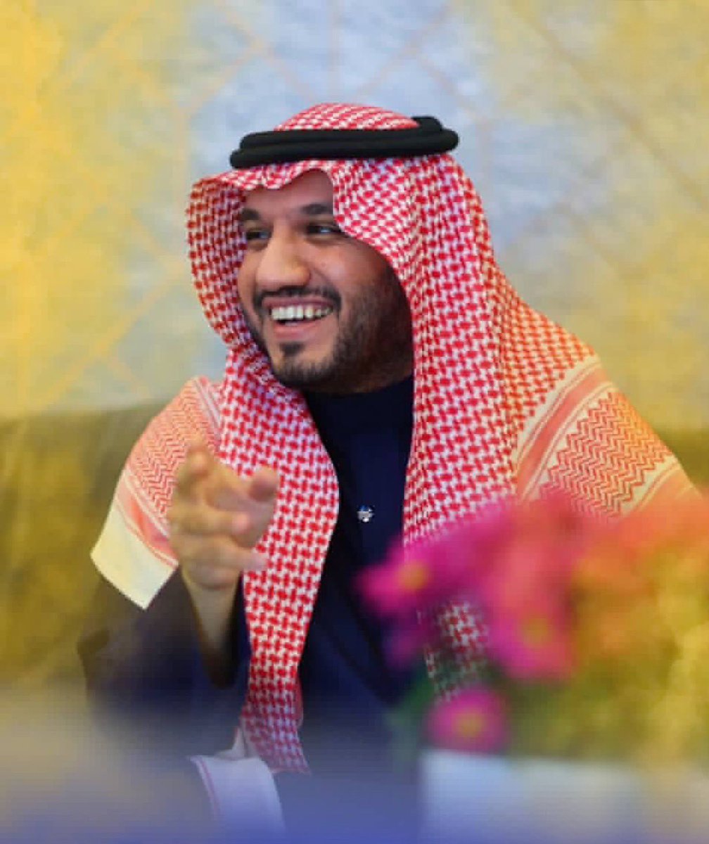 يا أستاذ عبدالله الماجد
<a href="/a_aalmajed/">عبدالله الماجد</a>

كلنا ثقة فيك كـ "نصراويين"  ونعلم إنك ما ترشحت إلا لأنك تبي تنجح وتخلد اسمك في قلوبنا
ومتأكدين إنك حريص على هالشيء
عشان كذا 
نتمنى منك تدعم صفقة المحور وتتكفل فيها 
وتأكد ان جماهير #النصر ما راح تنسى وقفتك هذي