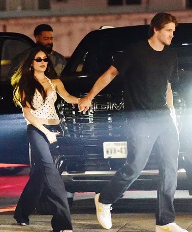 madisonandmorty's tweet photo. MADISON WITH HER EMPLOYED MAN !!! YES YES YES ! https://t.co/moPBLdMHDz