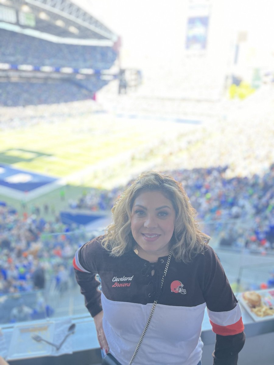 MissMoniqueT's tweet image. The Monique Domin8s 2 Invitational is back. 💎 Two-time champ. Dynasty in the making.

Latinas belong in football, and in the winner’s circle. 🏆

@NFL @NFLFantasy @YahooFantasy @SleeperHQ

#NFL #FantasyFootball #NFLFantasy #WomenInSports #LatinaStrong