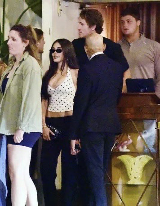 Justin Herbert taking Madison Beer out on a date with his offensive linemen is so funny to me