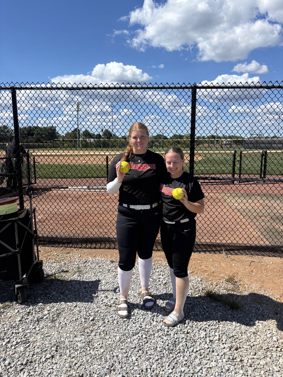 SluggersBrewer's tweet photo. Sluggers went 3-0 at NKU Team Camp today, outscoring their competition 18-2 with every player stepping up and contributing at some point during the day. Macy B and Kennedy L with round trippers. Thank you NKU softball for a great day. @macybrewer2027 @KennedyLyon23 @NKUNorseSB https://t.co/0QX5PqfR4S