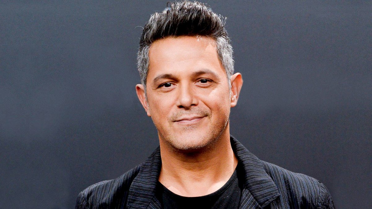 👑🎤
<a href="/AlejandroSanz/">Alejandro Sanz</a> es para muchos de nuestros seguidores, El Nuevo Rey del Pop.

¿Tu canción favorita de él?