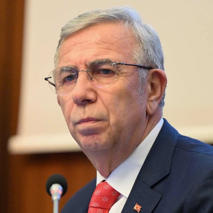 Mansur Yavaş'tan abluka çıkışı:

"Parti üyelerimizin, üstelik bizim parti binamız olan il başkanlığına sokulmaması hangi gerekçeyle açıklanabilir? Hangi karar buna dayanak olabilir?"

nefes.com.tr/mansur-yavasta…