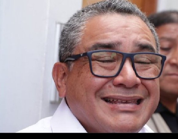 <a href="/noticiAmerica/">América Noticias</a> Xq las víctimas de muertes repentinas son periodistas de oposición,a los q Porky los llama caviares?hay algo muy extraño alli. 
Las pesquizas deberían empezar x los candidatos cuestionados x lavado de activos.  
Me huele a chancho al palo.