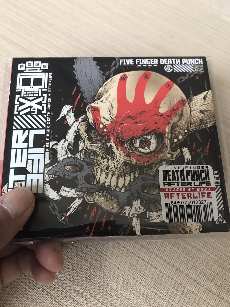captain_kmatu's tweet image. おはようございます☀

今週も始まりました😩
でも一週間行ったら3連休なので
なんとか頑張りますか😁

今朝は昨日届いた5FDPで
出勤しまーす🚗💨

今週もよろしくお願いいたしまーす🙋‍♂️

#FiveFingerDeathPunch
#Afterlife