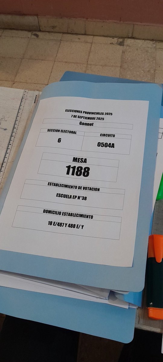 6 de la tarde, se cierra la mesa. A contar los votos se ha dicho