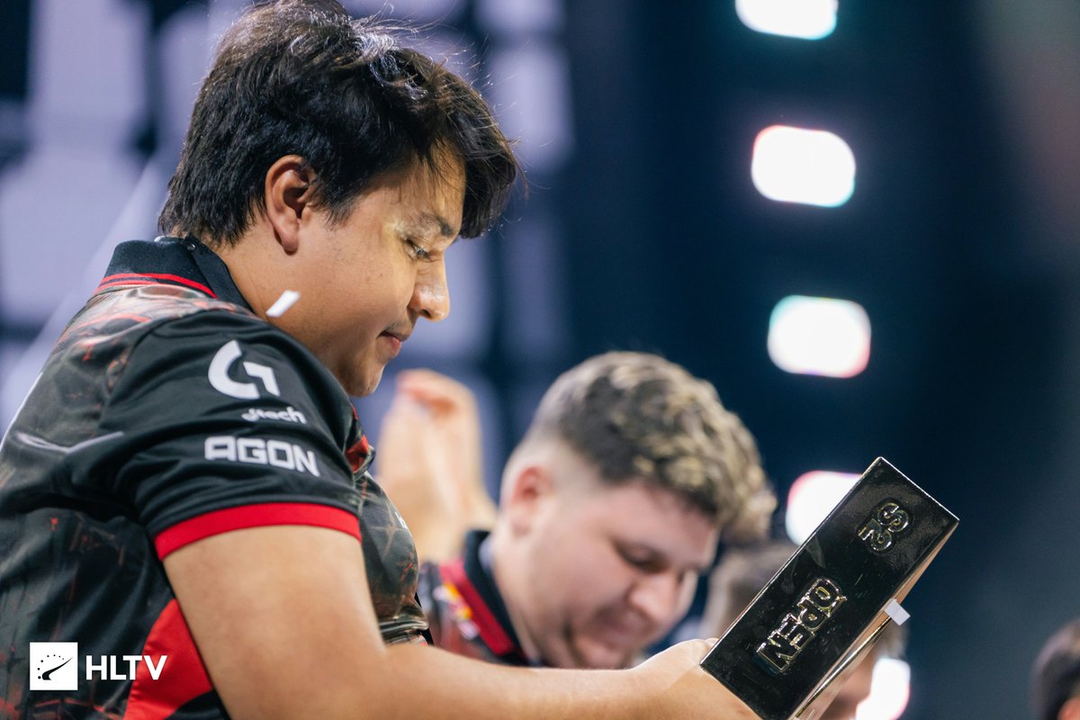 HLTVorg's tweet photo. Third BLAST Trophy 🏆👀 @G2malbsMd 

📸 @theMAKKU https://t.co/Tavugr5uNZ
