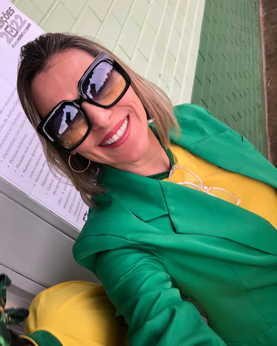 ChrisPonzo79's tweet photo. @LucianoHangBr Prima do “Véio” da Havan 🥰 https://t.co/jPV8SfkbgG
