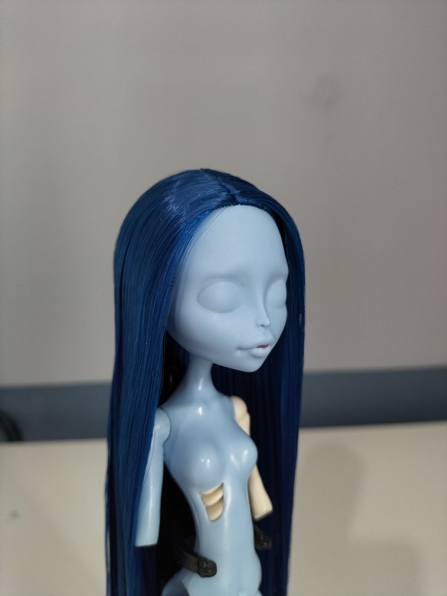 Undead_Dolls's tweet photo. Wops. My acetone may have 'accidentally' wiped Emily's face https://t.co/Ze5OI2T4yM