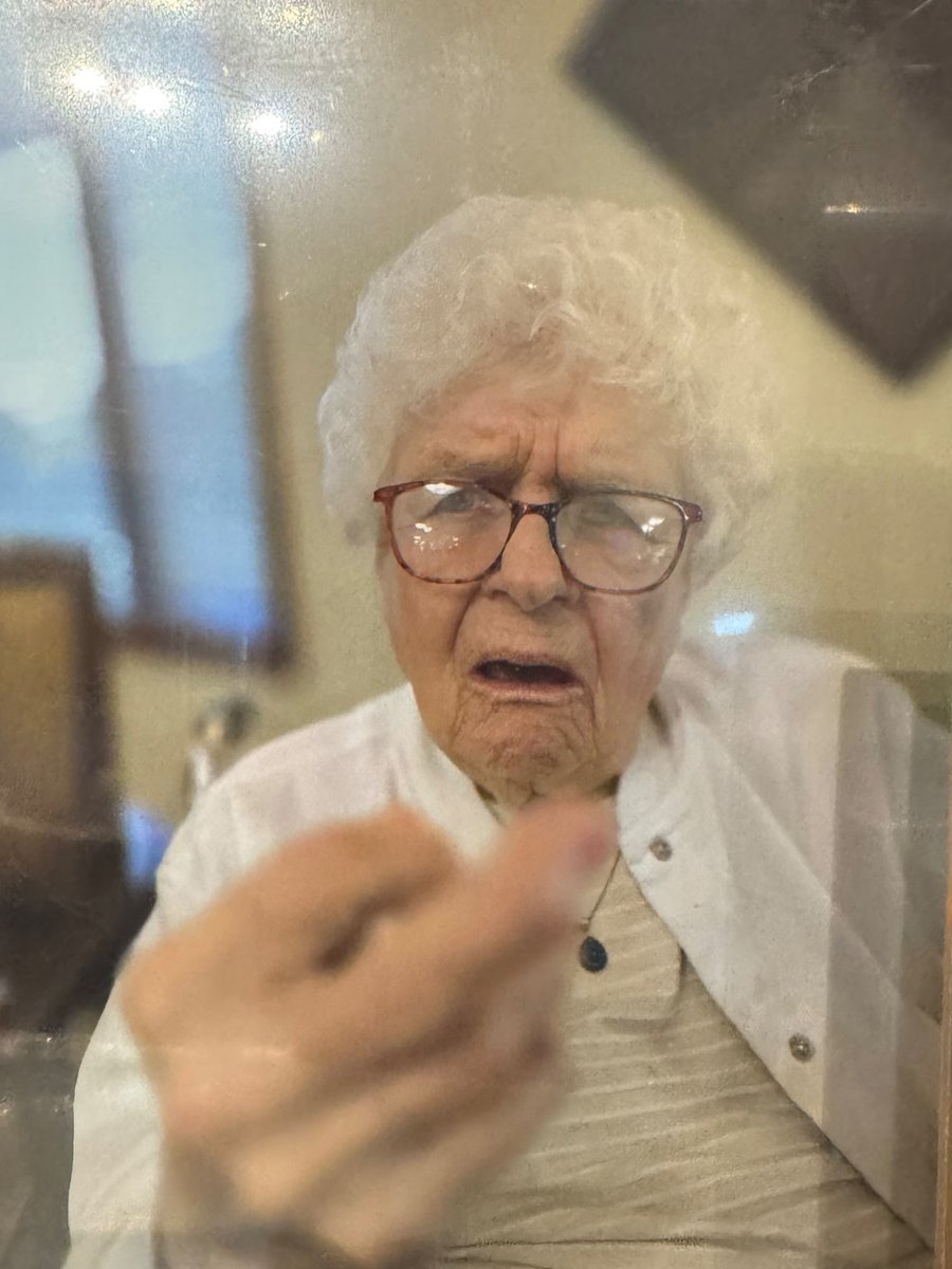 marshall🪱 tweet media