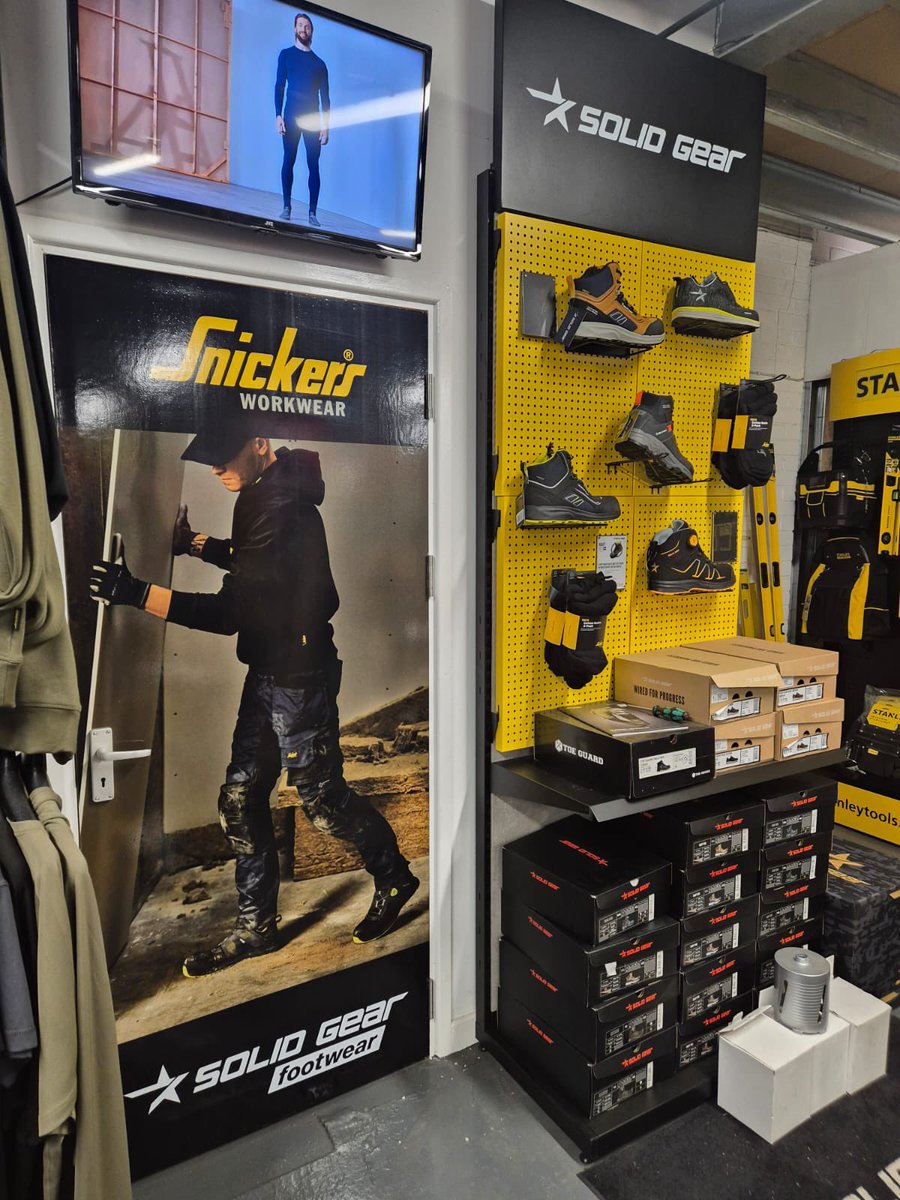 🚪 Wrapped it. Branded it. Tough as nails.
We’ve given an internal cupboard door at UK Fixings Sheffield a fresh Snickers Workwear look with a laminated graphic 💪

Small detail, big impact. 👌

#SnickersWorkwear #UKFixings #VinylWrap #Sheffield